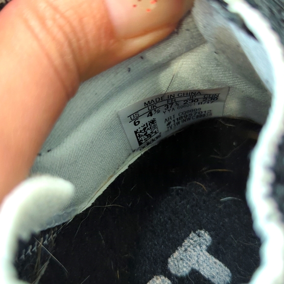 Adidas Ultra Boost Sz 6 - Picture 9 of 10